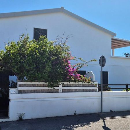 Piero'S Apartment Calasetta Exterior photo