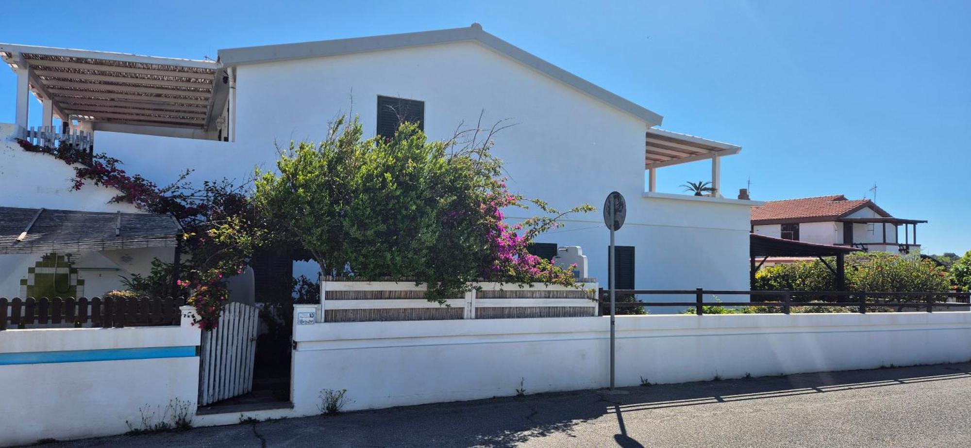 Piero'S Apartment Calasetta Exterior photo